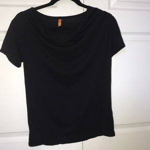 black workout tee